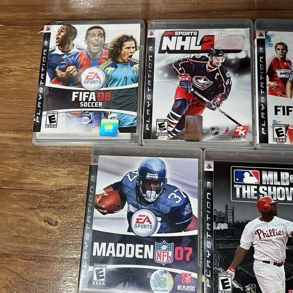 Bundle 7 of PlayStation 3 games fifa10- fifa 11 call of duty 4  madden